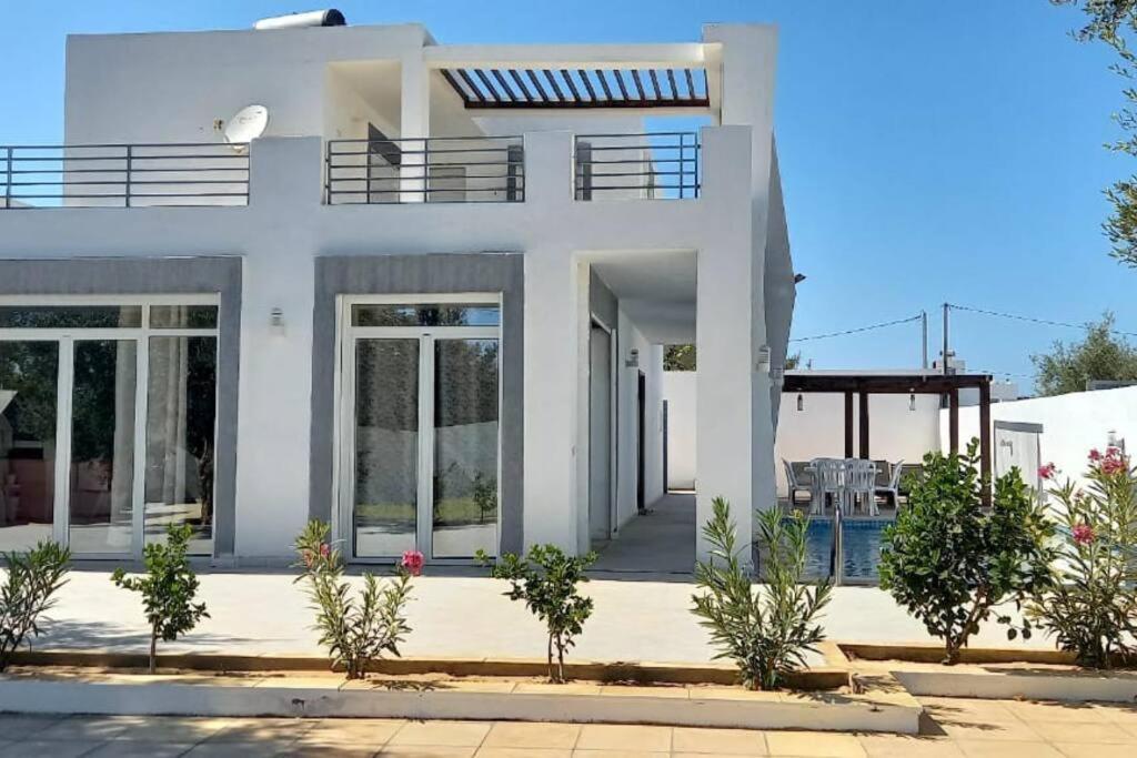 Magnifique Villa Avec Piscine Sur L'Ile De Djerba Pour Vacances Arkou Exterior foto